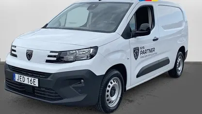 Vit Begagnad 2024 Peugeot Partner Minibuss | 319 900 kr