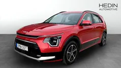 Röd (red) Begagnad 2023 Kia Niro SUV | 299 900 kr (Marknadspris)