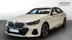 Vit (white) Begagnad 2025 BMW 530e M Sport Sedan | 648 700 kr (Superpris)