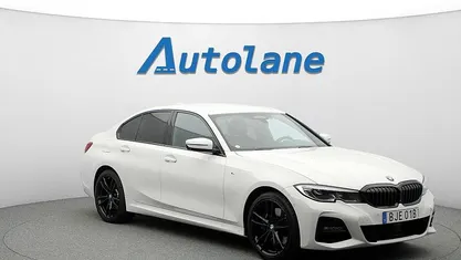 Alpinweiss iii Begagnad 2020 BMW 330e M Sport Sedan | 299 900 kr (Marknadspris)