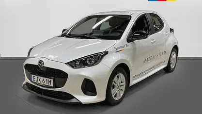 Vit Begagnad 2024 Mazda 2 Exclusive-Line Halvkombi | 234 900 kr (Marknadspris)