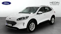Frozen white Begagnad 2022 Ford Kuga Titanium SUV | 269 900 kr (Marknadspris)