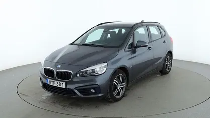 Grå Begagnad 2015 BMW 218 Active Tourer Sport Line Minibuss | 146 000 kr (Marknadspris)