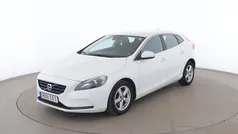 Vit Begagnad 2015 Volvo V40 Momentum Kombi | 128 000 kr (Bra pris)