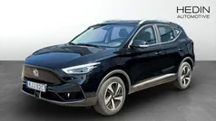 Svart (black) Begagnad 2022 MG ZS Luxury Sedan | 244 900 kr (Superpris)