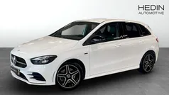 Vit (white) Begagnad 2021 Mercedes B250e AMG line Minibuss | 299 700 kr (Marknadspris)
