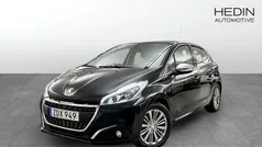Svart Begagnad 2018 Peugeot 208 Halvkombi | 109 900 kr (Marknadspris)