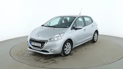 Grå Begagnad 2015 Peugeot 208 Halvkombi | 79 000 kr (Marknadspris)