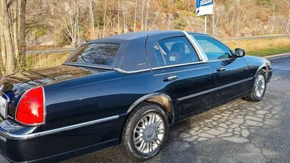 Svart Begagnad 2007 Lincoln Town Car Sedan | 109 000 kr