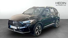 Svart (black) Begagnad 2022 MG ZS Luxury Sedan | 199 900 kr (Superpris)