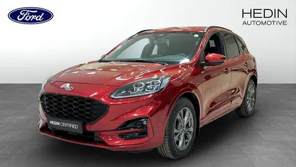 Röd Begagnad 2020 Ford Kuga Titanium SUV | 210 000 kr (Marknadspris)