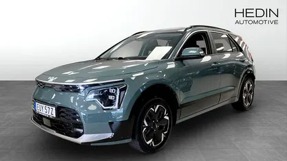 Grön (green) Begagnad 2022 Kia e-Niro SUV | 309 900 kr (Marknadspris)