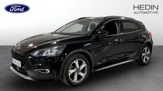 Svart Begagnad 2021 Ford Focus Active Halvkombi | 174 900 kr (Marknadspris)