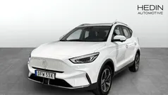Vit (white) Begagnad 2022 MG ZS Luxury Sedan | 249 900 kr (Superpris)