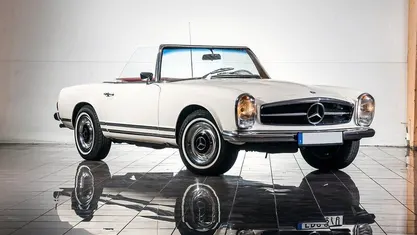 Vit Begagnad 1966 Mercedes 230 Cab | 799 000 kr
