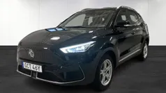 Svart (black) Begagnad 2023 MG ZS Luxury Sedan | 264 900 kr (Superpris)