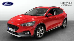 Röd (red) Begagnad 2022 Ford Focus Active Halvkombi | 184 900 kr (Marknadspris)