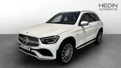 Vit (white) Begagnad 2021 Mercedes GLC300e AMG line SUV | 429 500 kr (Marknadspris)