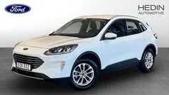 Frozen white Begagnad 2022 Ford Kuga Titanium SUV | 259 900 kr (Marknadspris)