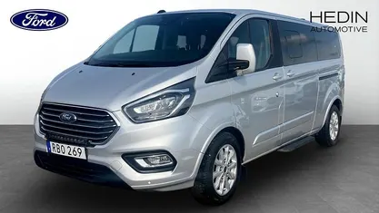 Moondust silver Begagnad 2022 Ford Tourneo Custom Titanium Van | 329 900 kr (Marknadspris)
