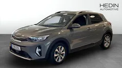 Grön (green) Begagnad 2023 Kia Stonic 4 SUV | 219 900 kr (Marknadspris)