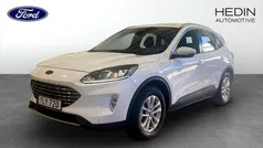 Vit (white) Begagnad 2022 Ford Kuga Titanium SUV | 259 900 kr (Marknadspris)