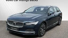 Blå Begagnad 2022 Volvo V90 Core Kombi | 384 900 kr (Marknadspris)