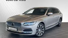 Grå Begagnad 2024 Volvo V90 Core Kombi | 494 900 kr (Marknadspris)