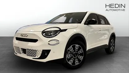 Begagnad 2025 Fiat 600 Icon Halvkombi | 438 500 kr