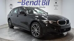 Skyscraper grey metallic Ny 2025 BMW 330e M Sport Kombi | 6 895 kr