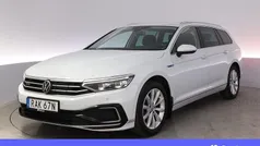 Vit Begagnad 2023 VW Passat Executive Kombi | 344 900 kr (Marknadspris)