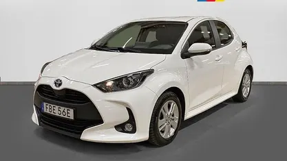 Begagnad Toyota Yaris Hybrid Active 85 HK (62 kW) 2022 Halvkombi