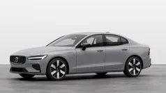 Grå Ny 2024 Volvo S60 Sedan | 494 900 kr (Marknadspris)