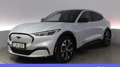 Vit Begagnad 2021 Ford Mustang Mach-E SUV | 416 900 kr (Marknadspris)