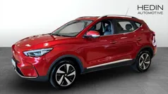 Röd (red) Begagnad 2022 MG ZS Luxury Sedan | 249 900 kr (Superpris)