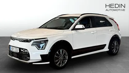 Vit (white) Begagnad 2022 Kia e-Niro SUV | 299 900 kr (Marknadspris)