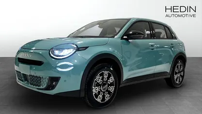 Blå Ny 2025 Fiat 600 Icon Halvkombi | 352 900 kr (Marknadspris)