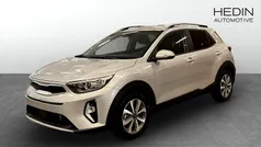 Grå (silver) Ny 2025 Kia Stonic 4 SUV | 277 900 kr (Marknadspris)