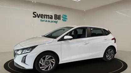 Begagnad Hyundai i20 Essential 84 HK (61 kW) 2024 Atlas white Halvkombi