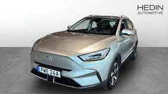 Grå (grey) Begagnad 2023 MG ZS Luxury Sedan | 254 900 kr (Marknadspris)