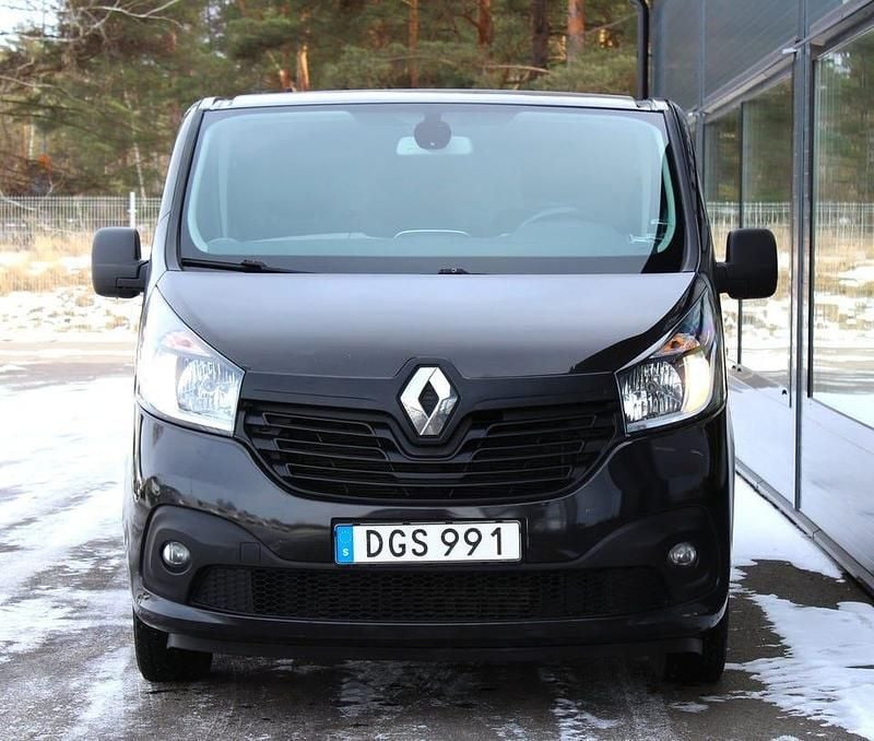 Begagnad Renault Trafic 120 HK (88 kW) 2016 Svart Minibuss