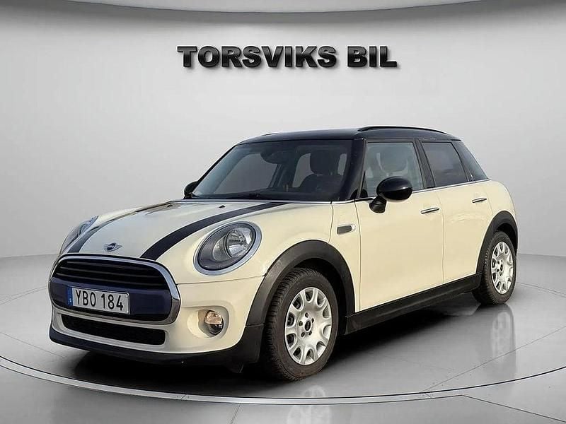 Vit Begagnad 2016 Mini Cooper D Halvkombi | 134 900 kr (Marknadspris) - Bild 1/4