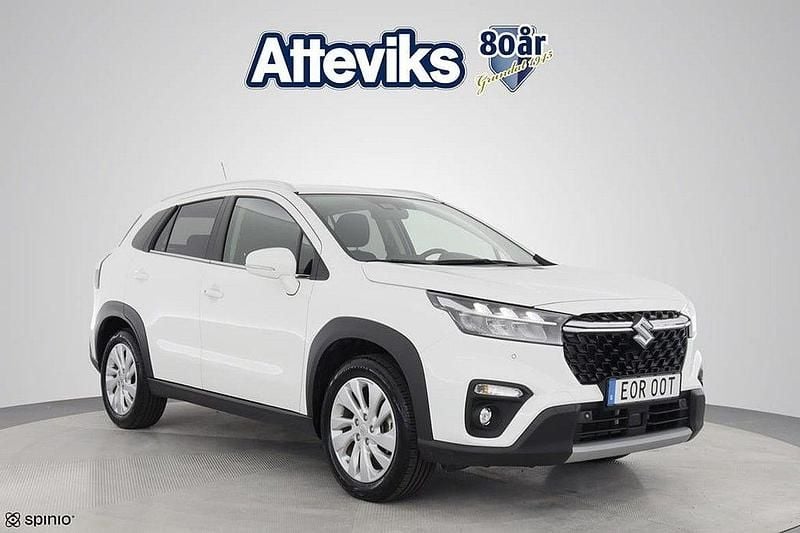 Vit Begagnad 2023 Suzuki SX4 S-Cross SUV | 299 000 kr (Marknadspris) - Bild 1/4