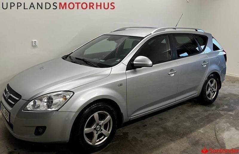 Begagnad Kia Ceed Sportswagon EX 125 HK (91 kW) 2008 Silver Kombi