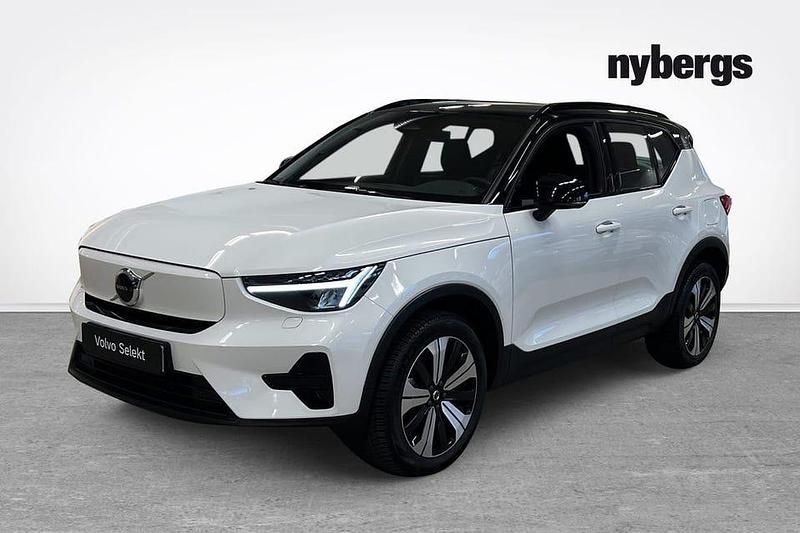 Vit Begagnad 2023 Volvo XC40 Core SUV | 339 000 kr - Bild 1/4