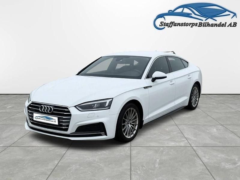 Vit Begagnad 2017 Audi A5 Sportback S-Line Halvkombi | 208 500 kr (Marknadspris) - Bild 1/4