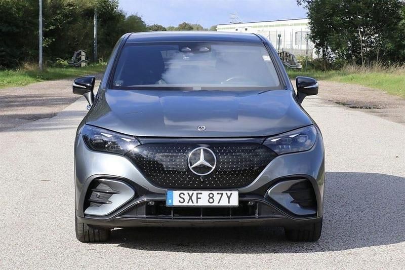 Begagnad Mercedes EQE500 AMG line 300 kW (408 HK) 2023 Grå SUV