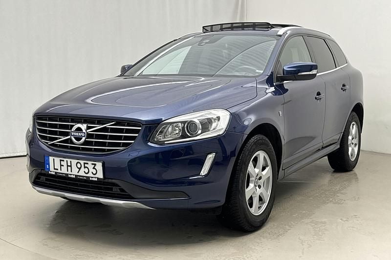 Blå Begagnad 2016 Volvo XC60 Ocean Race SUV | 204 000 kr (Marknadspris) - Bild 1/4