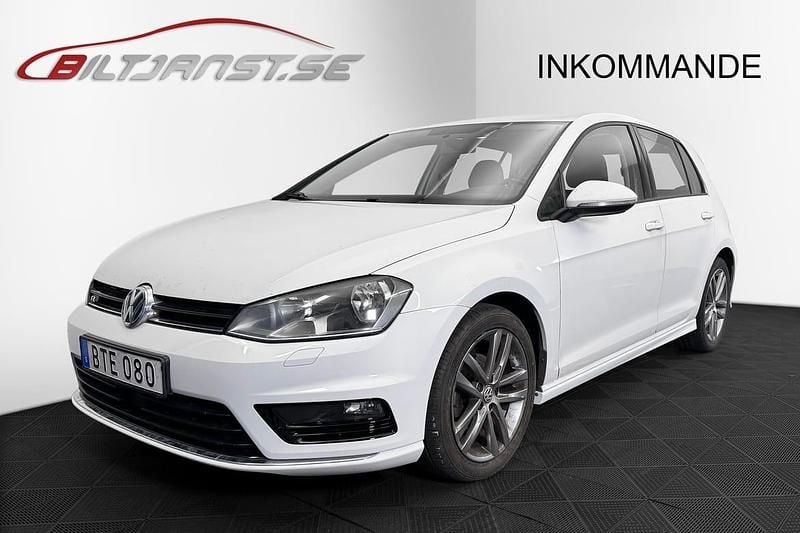 Vit Begagnad 2015 VW Golf VII R-line Halvkombi | 134 900 kr (Marknadspris) - Bild 1/4