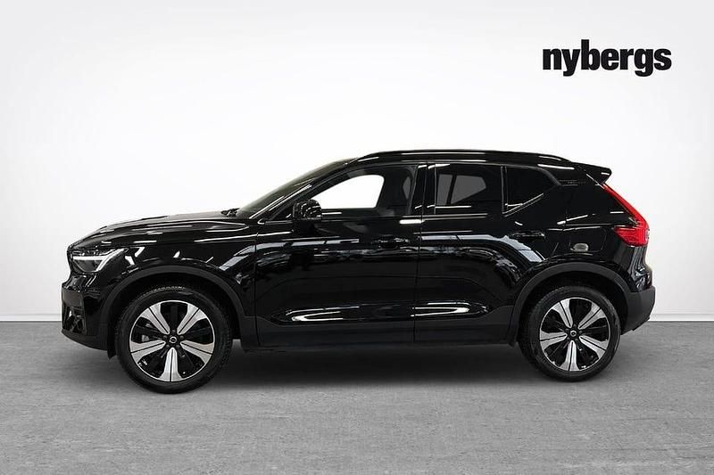 Begagnad Volvo XC40 Plus 185 kW (252 HK) 2023 Svart SUV